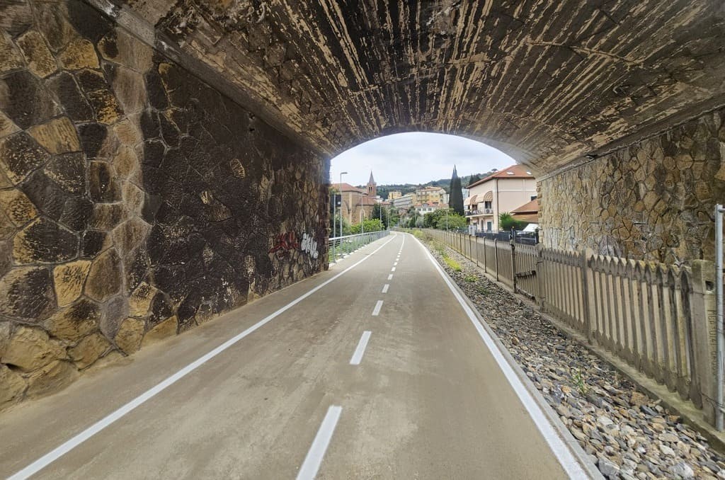 Il tratto di ciclabile a Diano Marina zona quartiere Sant’Anna Il tratto di ciclabile a Diano Marina zona quartiere Sant’Anna