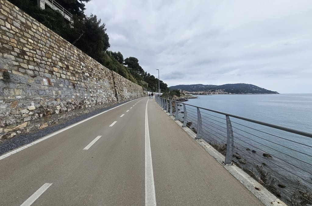 La pista ciclabile di Andora La pista ciclabile di Andora