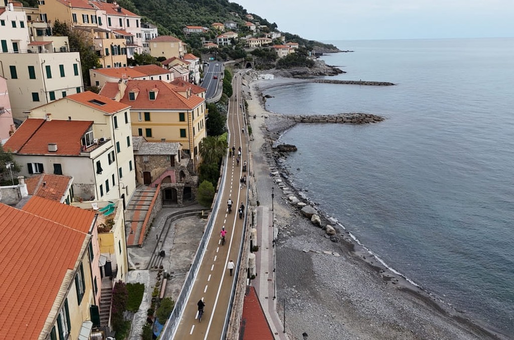 La pista ciclabile in zona Porteghetto La pista ciclabile di San Bartolomeo al Mare, zona Porteghetto