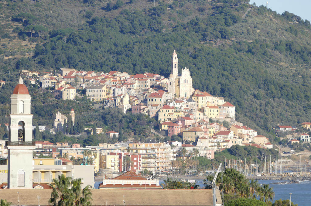 Immagine del panorama di Cervo