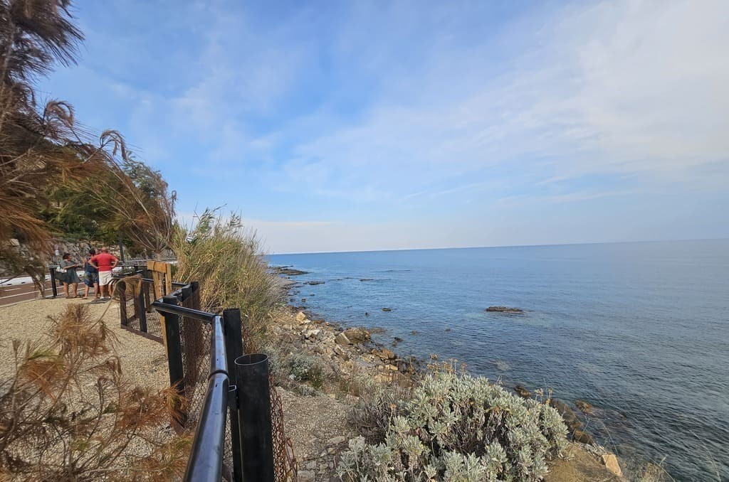 Un affaccio sul mare dall’Incompiuta di Diano Marina