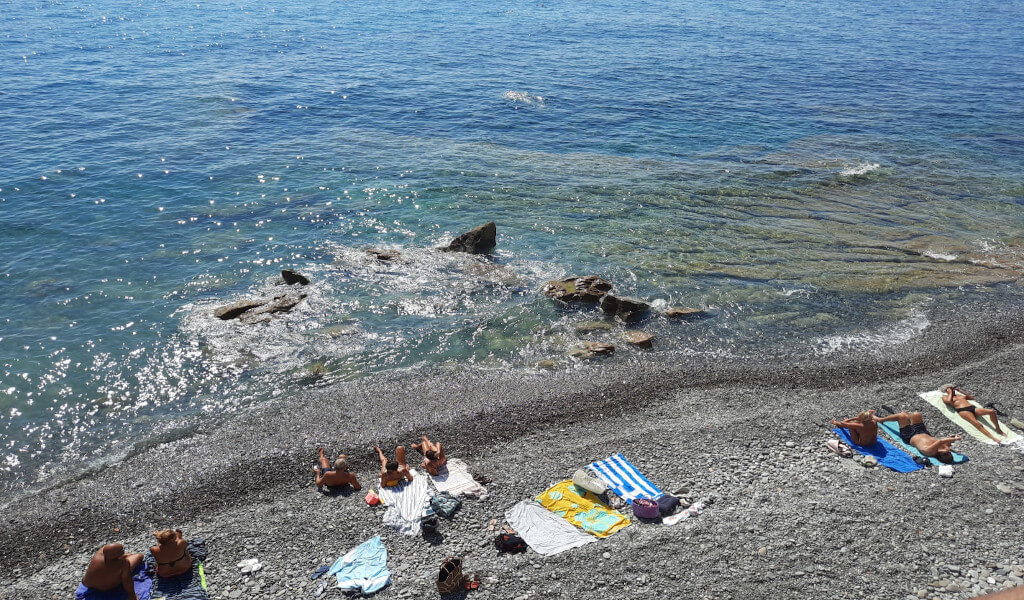 Una delle spiagge sull’Incompiuta