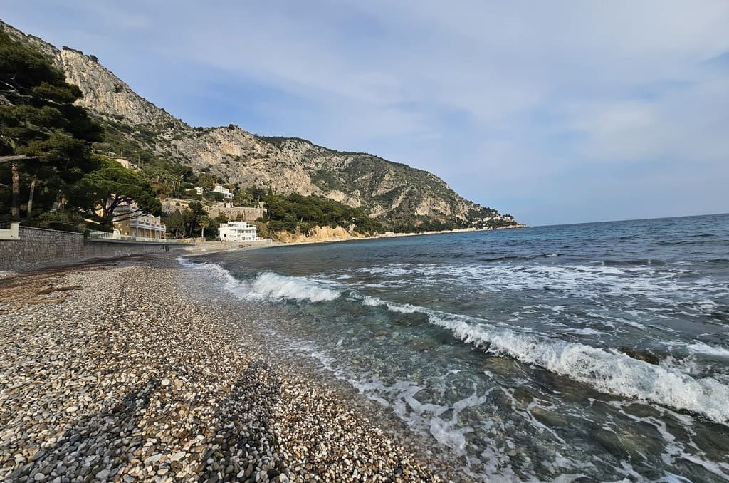 La spiaggia di Èze-sur-Mer