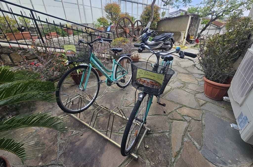 Biciclette a disposizione degli ospiti per muoversi in vacanza a Diano Marina