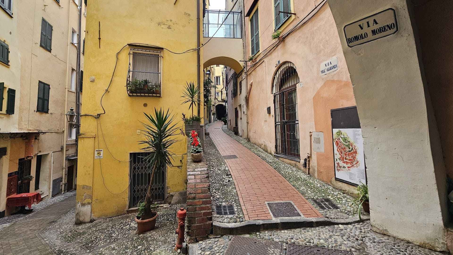 Visit the La Pigna neighborhood: a tour of Old San Remo