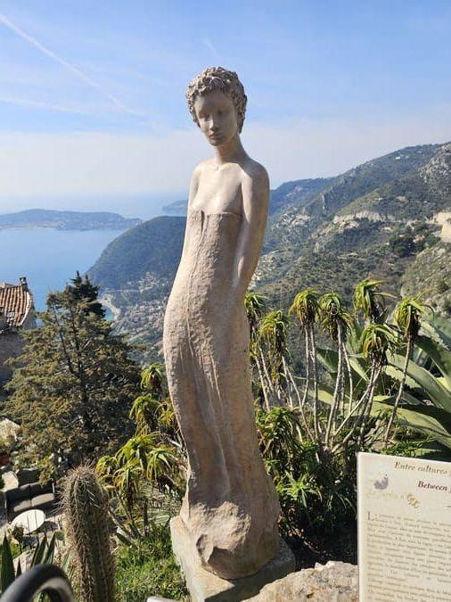 Una statua di Jean-Philippe Richard nel Giardino Esotico di Èze